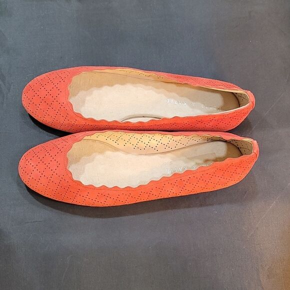 KELLY & KATIE PERFORATED SUEDE "WESLYNE" SIP ON BALLET FLAT SHOES - Picture 6 of 13
